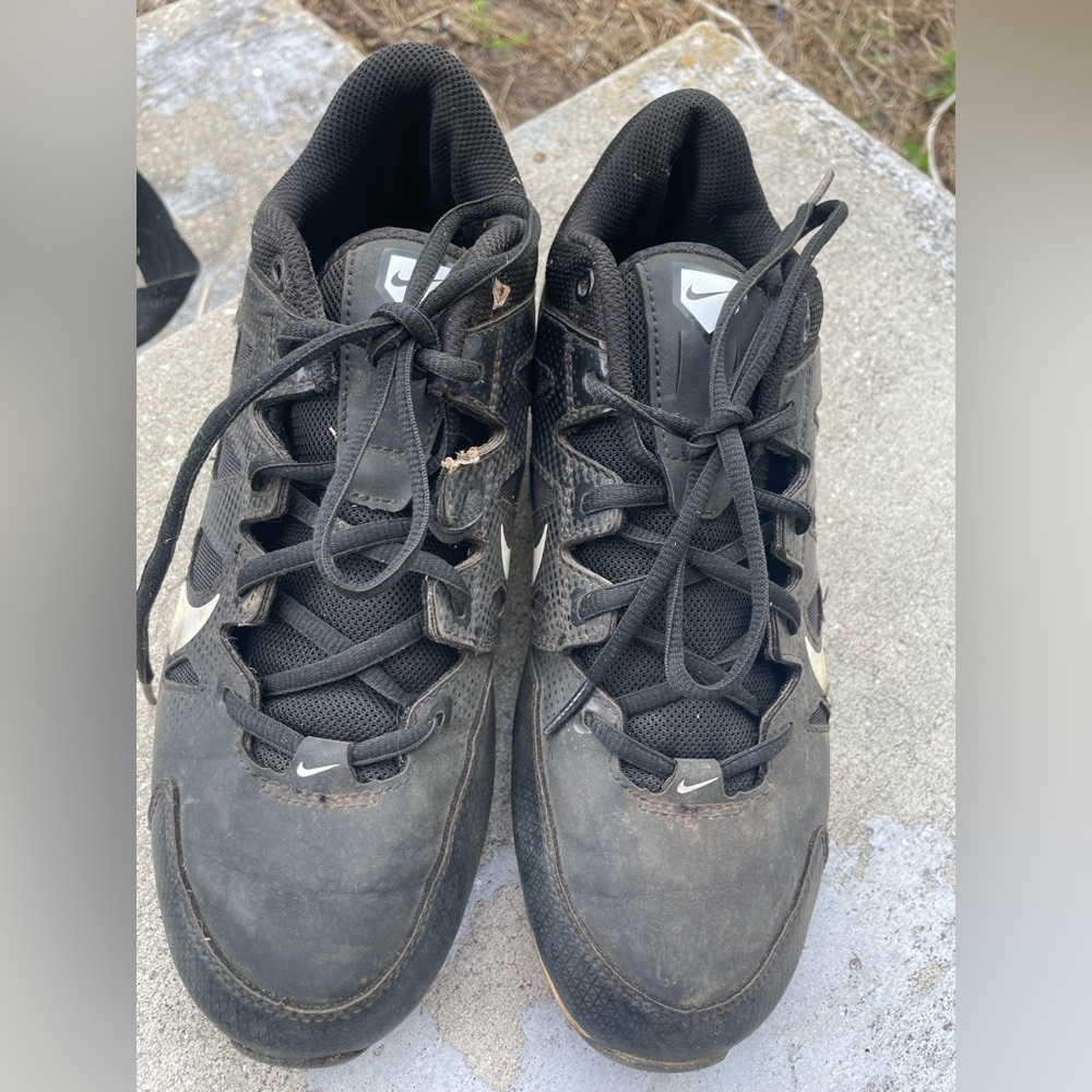 Nike cleats size 9